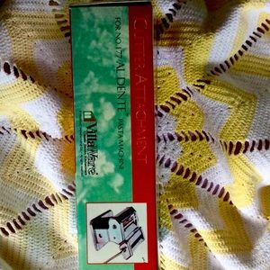 Pasta machine cutter attachment